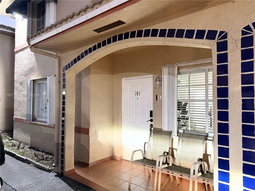 unit-101-3262 W 70th St, Hialeah, FL, 33018-7157 | Card Image