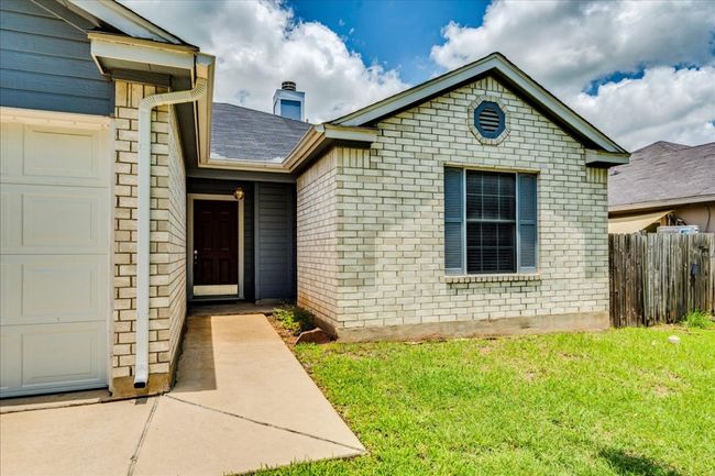 Welcome Home to 233 Sunshadow! | Image 6