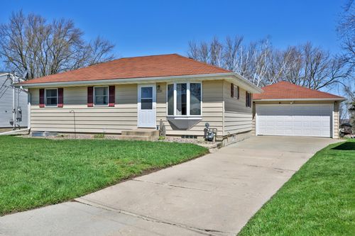 339 2nd St Ne, Byron, MN, 55920-1251 | Card Image