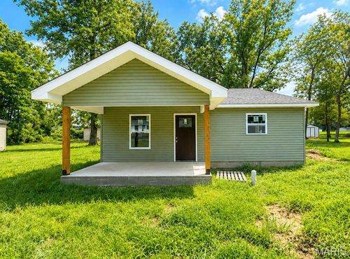 422 E Henry St, Poplar Bluff, MO, 63901-6706 | Card Image
