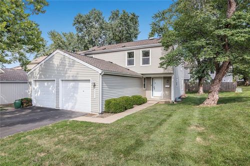 8636 W 108th Pl, Overland Park, KS, 66210-1606 | Card Image