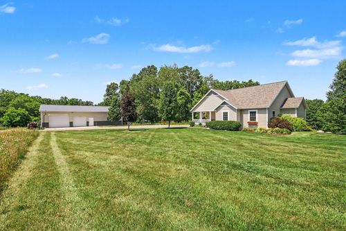 13625 Stacey Rd Ne, Greenville, MI, 48838-9071 | Card Image