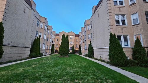 3a-6545 N Francisco Ave, Chicago, IL, 60645-4327 | Card Image