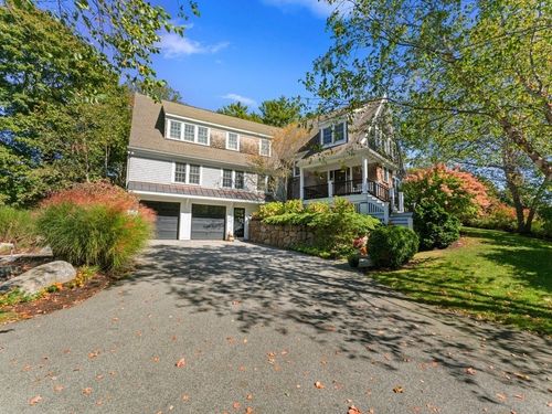 25 Forest St, Manchester, MA, 01944-1252 | Card Image