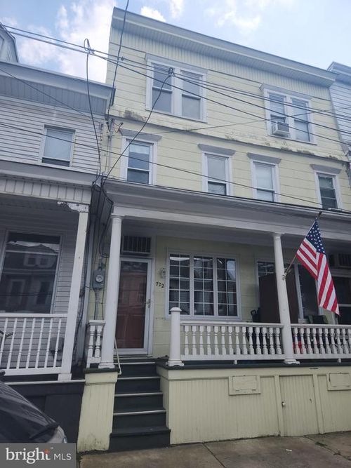 722 E Mahanoy St, MAHANOY CITY, PA, 17948-2815 | Card Image
