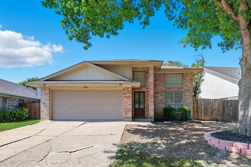 5234 Cornvalley Dr, Arlington, TX, 76017-6216 | Card Image