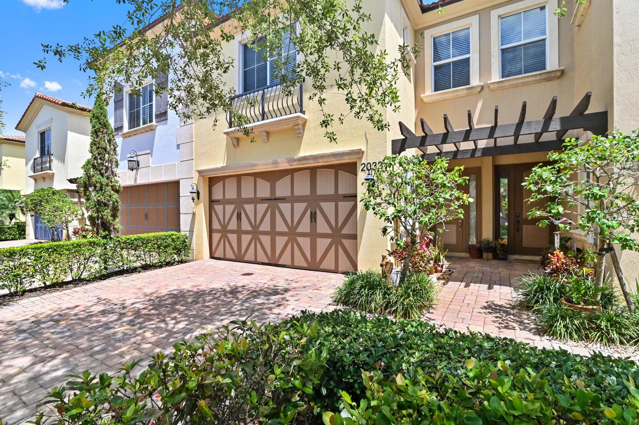 Foxtail View Ct, Royal Palm Beach, FL 33411