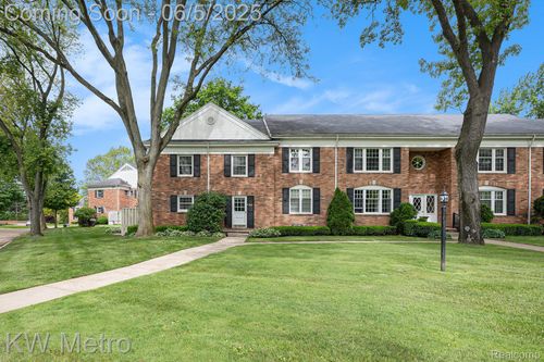 1360 Trailwood Path, Bloomfield Hills, MI, 48301-1727 | Card Image