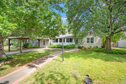 131 Larchmont Dr, San Antonio, TX, 78209-4268 | Card Image