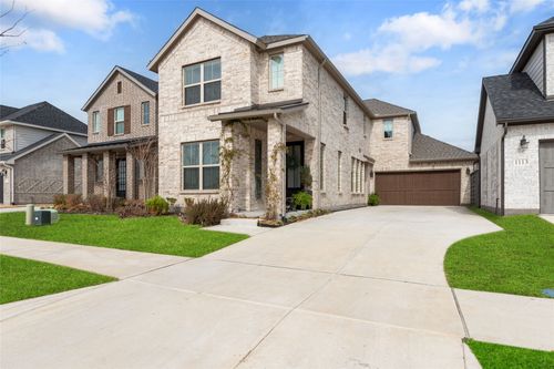 1109 Marigold St, Aubrey, TX, 76227-5698 | Card Image