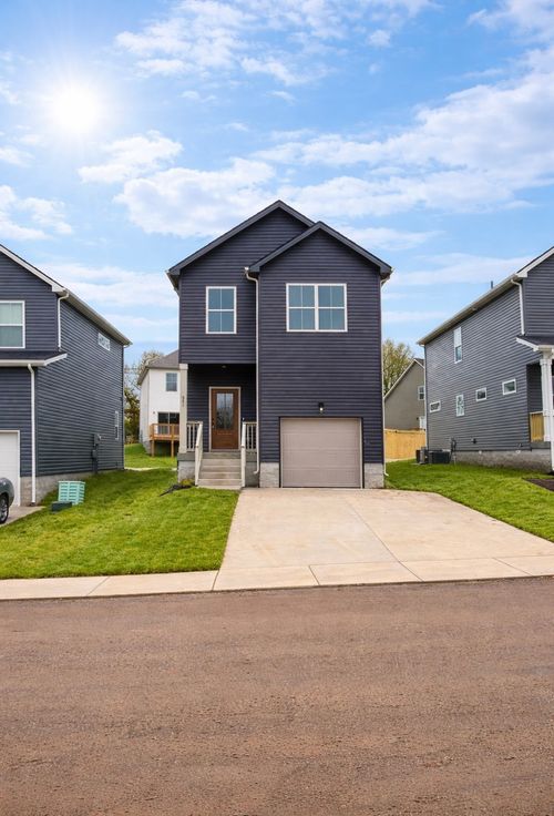881 Dogwood Trl, Clarksville, TN, 37042-5043 | Card Image
