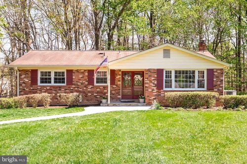 8709 Powder Horn Rd, SPRINGFIELD, VA, 22152-2725 | Card Image