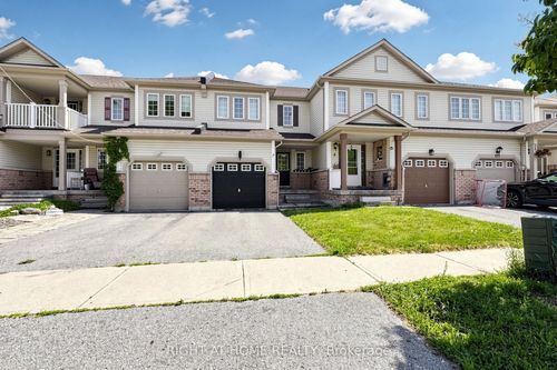 7 Macmillan Ave, Whitby, ON, L1R3H4 | Card Image