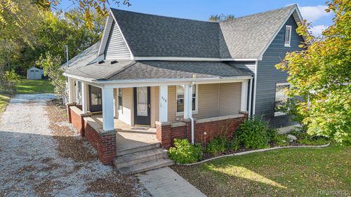 308 S Adelaide St, Fenton, MI, 48430-2806 | Card Image