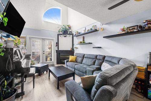 212-74 Miner St, New Westminster, BC, V3L5N6 | Card Image