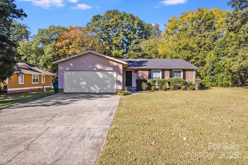 5832 Carpenter Dr, Charlotte, NC, 28226-8239 | Card Image