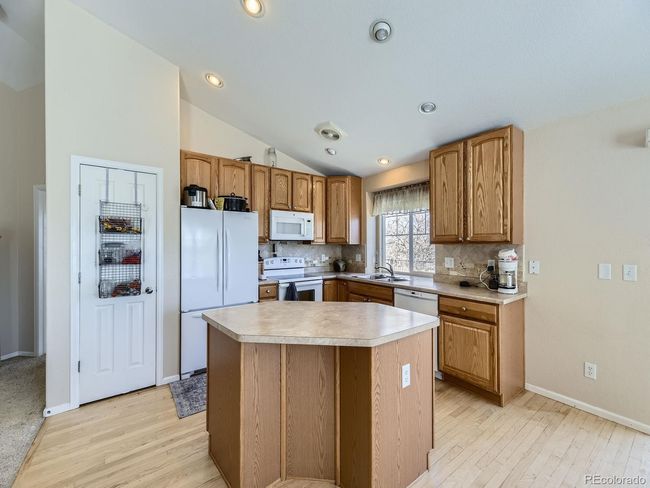 10 Kitchen-2.jpg | Image 10