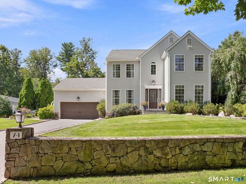 74 Hastings Ln, Stamford, CT, 06905-2902 | Card Image