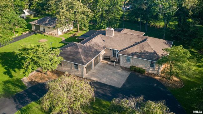 1803 Spring Garden Rd, House other with 3 bedrooms, 3 bathrooms and null parking in Marion IL | Image 34