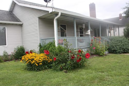614 N Riverside Dr, Winamac, IN, 46996-1130 | Card Image