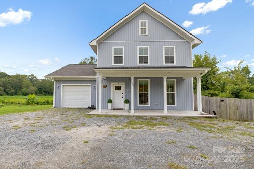 523 Shepherd St, Hendersonville, NC, 28792-6362 | Card Image