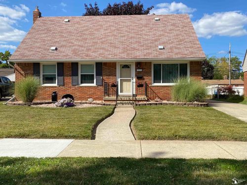 15078 California St, Southgate, MI, 48195-2184 | Card Image