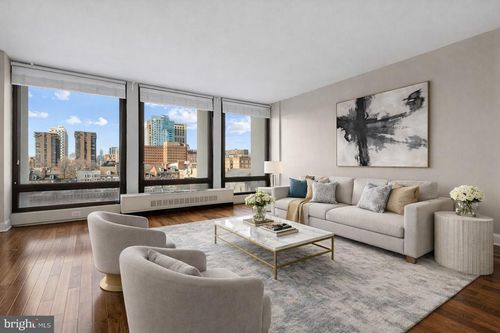 6fw-210 Locust St, PHILADELPHIA, PA, 19106-3934 | Card Image