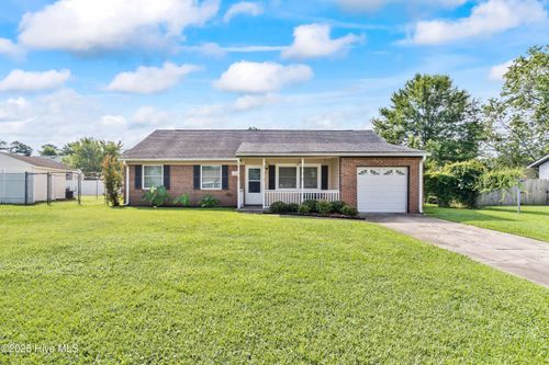 211 Dennis Rd, Jacksonville, NC, 28546-4711 | Card Image