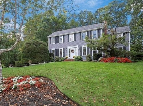 57 Vine St, North Attleboro, MA, 02760-3568 | Card Image