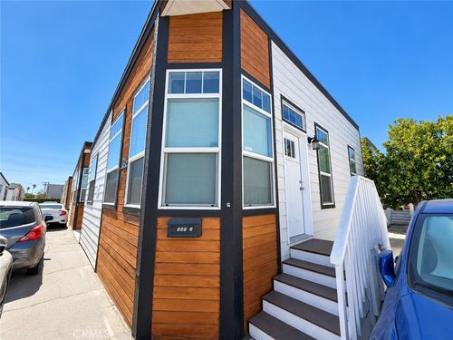 75-8250 Lankershim, North Hollywood, CA, 91605 | Card Image