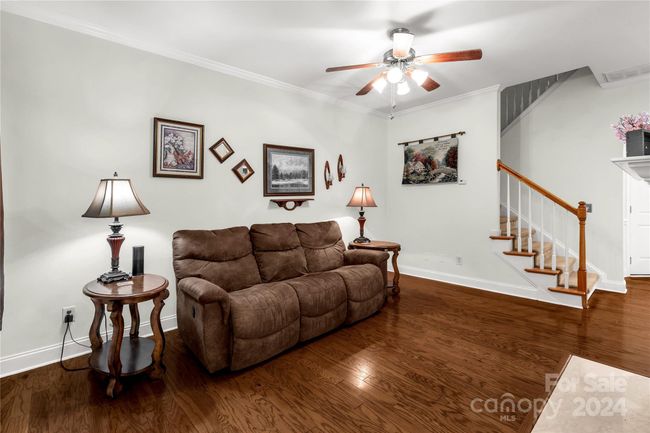 Large living room space | Image 10