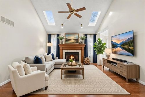 3524 S Maybrook Ave, Independence, MO, 64055-6746 | Card Image