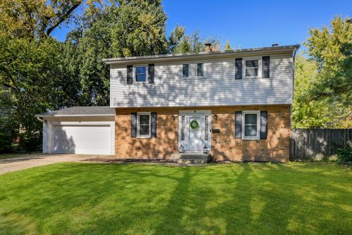 9 Moraine Ter, Dekalb, IL, 60115-2216 | Card Image