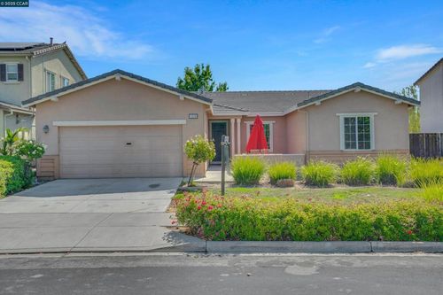 1030 Clear Lake Dr, Oakley, CA, 94561 | Card Image