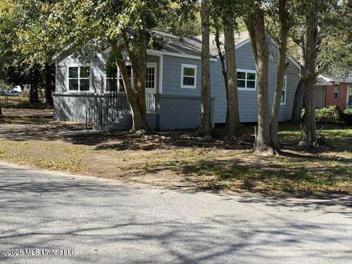 1811 Wilson Ave, Pascagoula, MS, 39567-5761 | Card Image