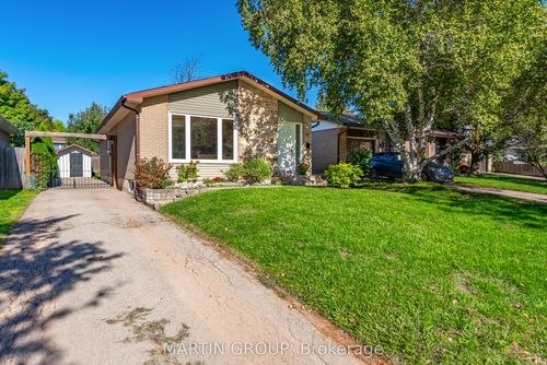 111 Oakdale Dr, Oakville, ON, L6H1J4 | Card Image