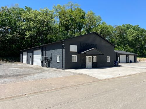 640 29th St, Bettendorf, IA, 52722-5174 | Card Image