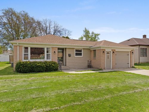 611 S 32nd St, Manitowoc, WI, 54220 | Card Image
