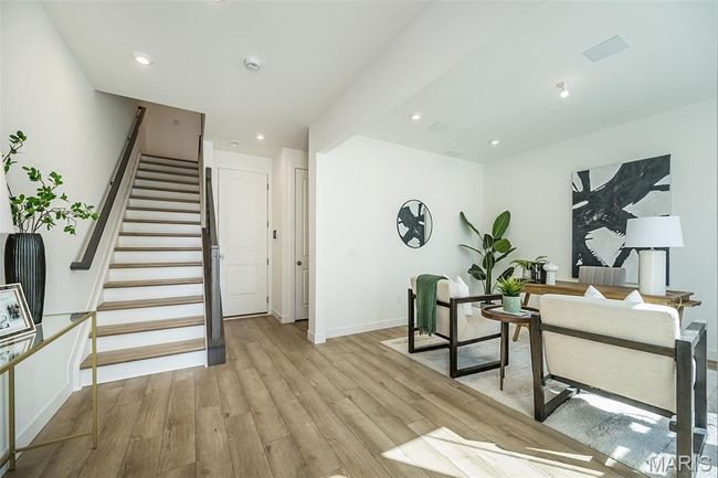 8912 Gateway Cir, Townhouse with 3 bedrooms, 4 bathrooms and 2 parking in Saint Louis MO | Image 31