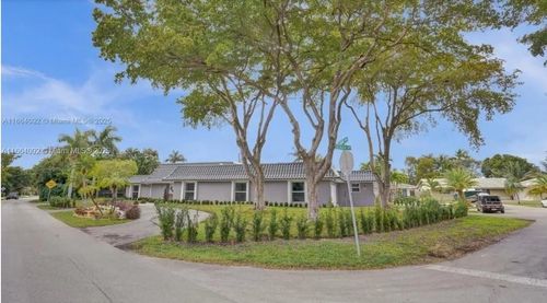 1000 Diplomat Pkwy, Hollywood, FL, 33019-2210 | Card Image