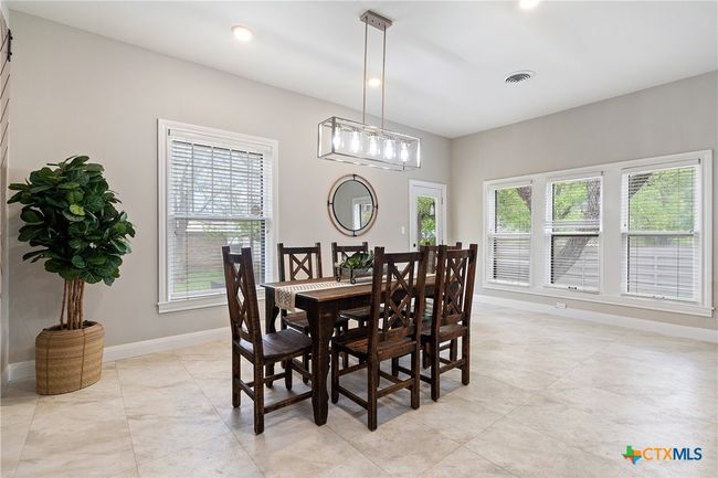208 5 Th St, House other with 4 bedrooms, 3 bathrooms and null parking in Lampasas TX | Image 5