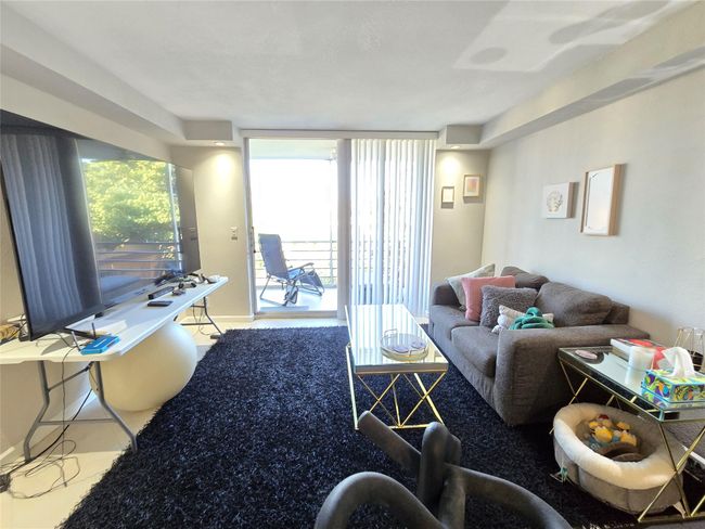 APT-303 - 4500 N Federal Hwy, Condo with 2 bedrooms, 2 bathrooms and null parking in Lighthouse Point FL | Image 8