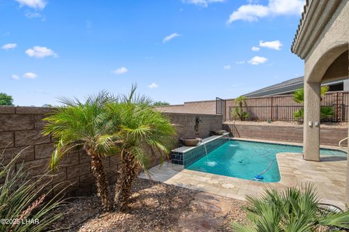 662 Island Dr, Lake Havasu City, AZ, 86403-6861 | Card Image