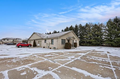 41916 King Edward Ct, Clinton Township, MI, 48038-4532 | Card Image