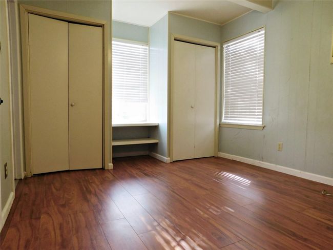 Bedroom annex with 2 closets | Image 17