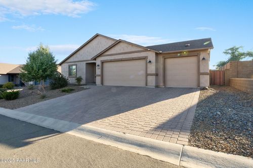 377 Grafton Ct, Chino Valley, AZ, 86323-6869 | Card Image