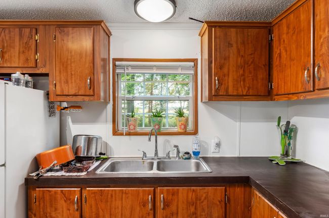 932 N Oregon St, House other with 3 bedrooms, 2 bathrooms and null parking in Shelburn IN | Image 8