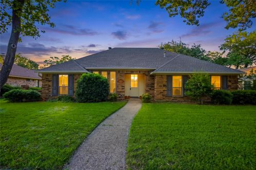 217 Willowcrest Dr, Garland, TX, 75040-0926 | Card Image