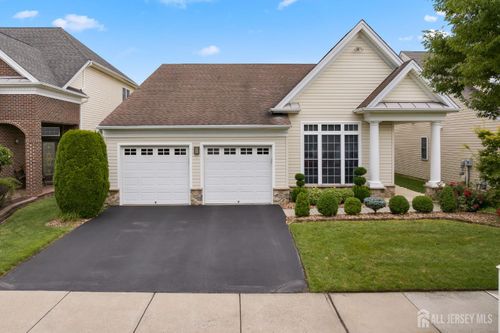 25 Copernicus Ct, EAST WINDSOR, NJ, 08512-2544 | Card Image