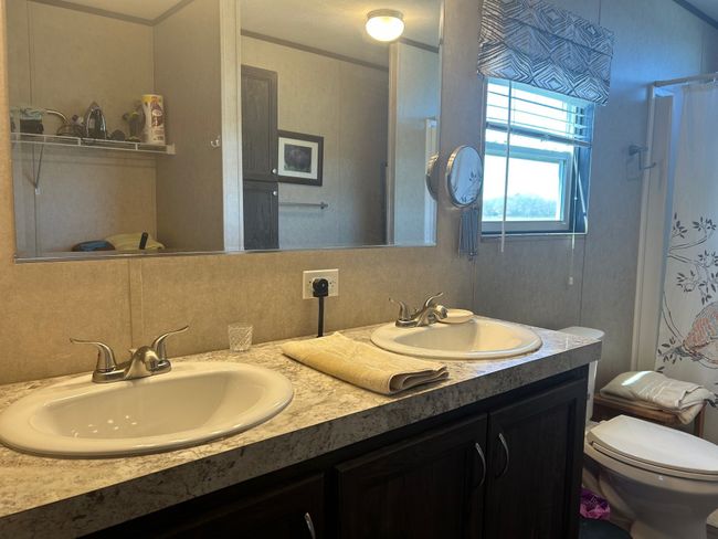 Master Bathroom | Image 20